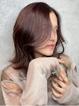 エミィ(emii.)の写真/第一印象を決める顔周りカットは"hair design emii."にお任せ♪細部までこだわったカットで小顔魅せも◎