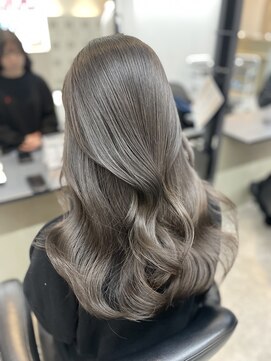 スティル カラン(STILL calin) グレージュカラー/レイヤーカット