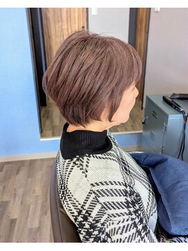 ルオム(LUOMU) 《魅せるグレイヘア》ピンクベージュ×ショート［みどりの］