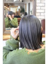 ポタム 東中野(potamu)&nbsp;パチっとボブにシルバーアンブレラカラー