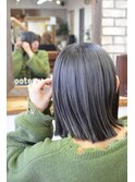 パチっとボブにシルバーアンブレラカラー