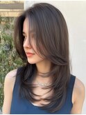 セミロング センターパート レイヤーカット グレージュ 透明感