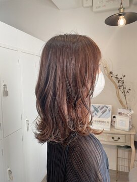 ロッカ(ROCCA) くびれヘアくびれレイヤーミディアム