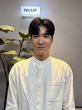 ヌープヘアーアイス(NUUP.hair ici) センターパート/ニュアンスパーマ