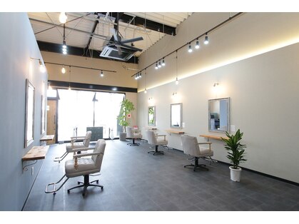 オンアンドオフ コウベ(ONandOFF KOBE)の写真