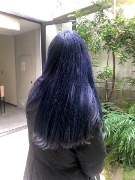 ネイビーカラー