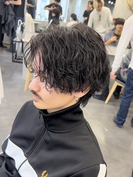 フィフス トウキョウ (fifth TOKYO) ルーズパーマ緩め波巻きツイストスパイラルパーマメンズ刈り上げ