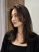 オアシスアヴェダ ザ・ペニンシュラ東京(OASIS AVEDA)&nbsp;大人セミロングレイヤー・前髪カット・艶髪・グレージュ30代