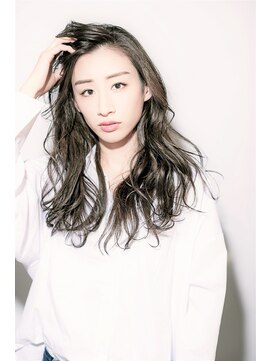 リアル デザインギャラリー(rёal D.G) ☆ルーズな中に女性らしさがのぞくスパイスウェーブ☆