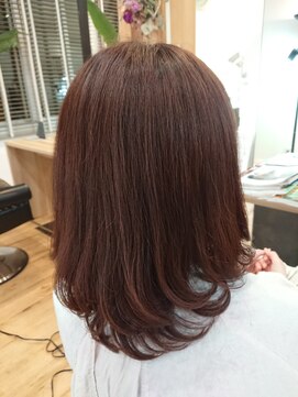 美容室 ユルウ(yuluu) ミディアムのローレイヤー