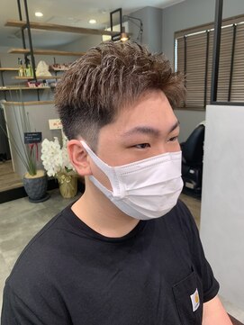 ラヴィ(La'vie) 刈り上げセクションカラー