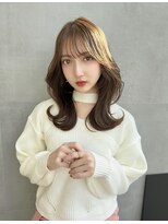 ふんわりカールのショコラアッシュミディアムくびれヘア
