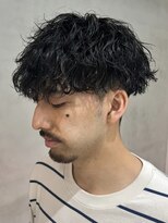 フィフスワン(fifth one)&nbsp;波巻きパーマメンズパーマメンズヘアツーブロックツイストパーマ