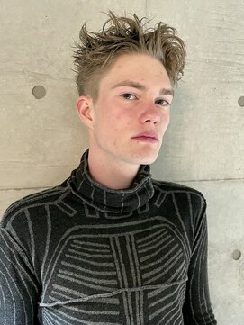 サニーサイドサロン(SUNNY SIDE SALON) フェザーショート/ハイトーン/ベリーショート/刈り上げ/