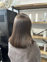 ミツバ(3tuba)&nbsp;圧倒的透明感！艶々グレージュ