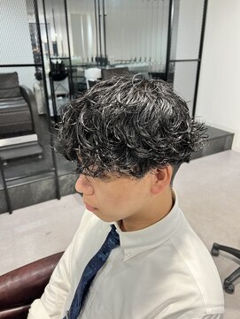 カルロイースタイル(CARLO e-style) 強めシャドウパーマ