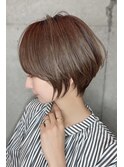 ショートボブ　ミルクティーベージュ　ひし形ショートボブ