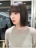 切りっぱなしボブオリーブグレーラウンドバング暗めカラー透明感