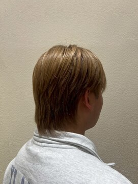 アクセ ハイトーンカラー顔周りカットミディアムメンズカット