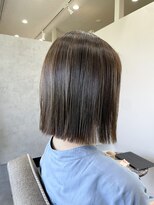 アヴェリー(avely)&nbsp;切りっぱなしボブ/外ハネ/大人可愛い/髪質改善/トリートメント