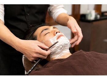 HAIR’S NJ MEN　千里中央店の写真/第一印象は清潔感から！HAIR’S NJ MENだからできるシェービング。眉は8割の印象を決める★