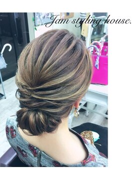 ジャムスタイリングハウス(JAM STYLING HOUSE) 外国人風編アップスタイル☆