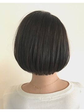 ヴェイン(VEIN) 【VEIN青山】大人ショートダークグレー  ミニマムボブ 3Dカラー