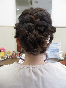 コアフィールフィス(COIFFURE fils) 【見附・今町】編み込みシニョンアレンジ