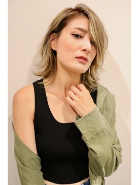 アンビエンテ(ambiente) 外ハネ　ショート　外国人風　ハイライト  イルミナカラー