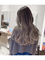 アヴァンス 京橋店(AVANCE)&nbsp;エアータッチバレイヤージュ×毛先ホワイトグレー@京橋