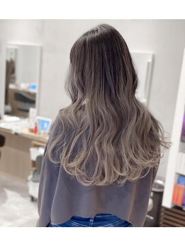 アヴァンス 京橋店(AVANCE) エアータッチバレイヤージュ×毛先ホワイトグレー@京橋