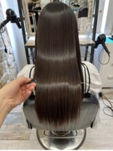 【奇跡STEP３】仕上がりを左右する繊細なアイロン。最後はトリートメントでしっかりケア