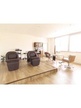 歴20年の人気stylistが札幌で手掛ける《完全プライベートサロン》