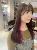 インナーカラーイヤリングカラーピンクカラーロングヘア