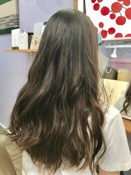 ブライトカラー(BRIGHT COLOR)の写真/【ベーシックリタッチカラー《根元染め》+うるツヤTr¥4400→¥3630】芯からしっとり潤い痛みにくい艶髪に♪