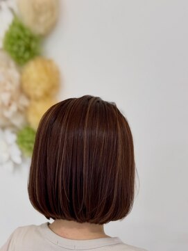 アンブレラ(umbrella) ナチュラルハイライト×髪質改善／上品ツヤボブ