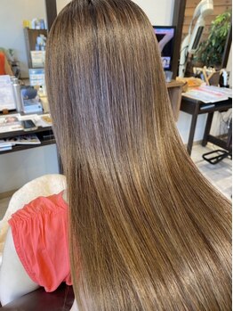 エニー(Any Hair Life)の写真/ダメージレス×低刺激◇こだわりの薬剤を使用したカラー技術で艶とデザインを両立させる上質なスタイルへ。