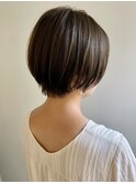 艶感ブラウンベージュ×大人ナチュラルショート