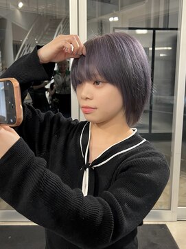 ブランコトレス 鏡島(BLANCO tres) レイヤーカット/ショートレイヤー/ラベンダーカラー