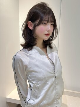 ロンプ(romp) レイヤーカットミディアムレイヤー顔周りレイヤーiii
