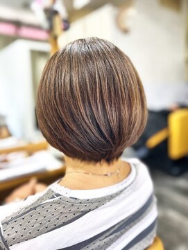 サロンドエー(SALON DE A) ツヤ感ショートボブ