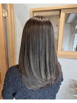 シーインフィニート 清澄白河 現代美術館MOT前店(C∞)&nbsp;【白髪ぼかしハイライト】レイヤーカット/アッシュグレージュ