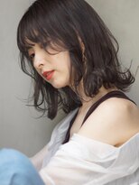 アトリエ フェム(atelier.fem)&nbsp;atelier.fem　ラフなニュアンスが可愛いミディ