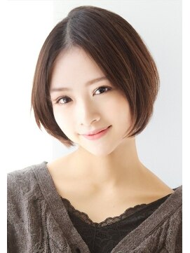 レウナ 外苑前(Reuna) 【20代30代40代】大人可愛いひし形ショートボブ　小顔ショート