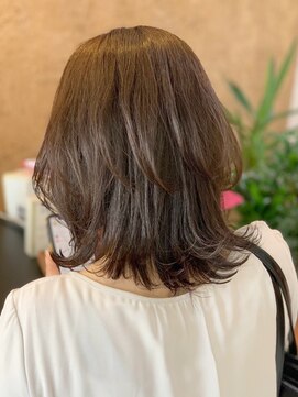 アークスヘアー 大人かわいい☆無造作カール♪くひし形びれミディ