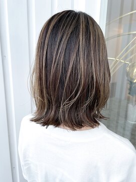 ユラギフロムユイマァル 水島店(YURAGI from YUIMARL) バレイヤージュ_くびれレイヤー切りっぱなし ミディ