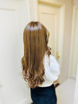 美容室 ティンカーベル 顔周りレイヤーカット