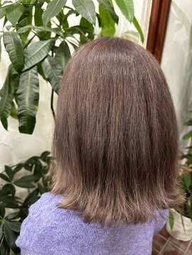 アン(Hair make un) シルバーピンク【ブリーチカラー/ダブルカラー/インナーカラー】