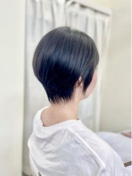 ティーズヘアイナガキイヴピアジェ 丸み＿くびれ＿大人ショート