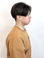 モリオ(morio)&nbsp;◯センターパート　ハイライト　ハンサムショート